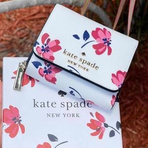 NewInBoxβ οΈKate Spade Trifold Wallet Floral